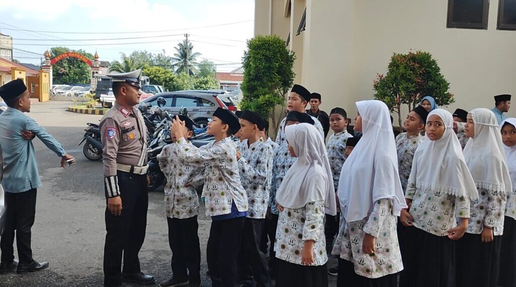 Polres Lhokseumawe Edukasi Anak Usia Dini Tertib Lalu Lintas Melalui Program “Polisi Sahabat Anak”