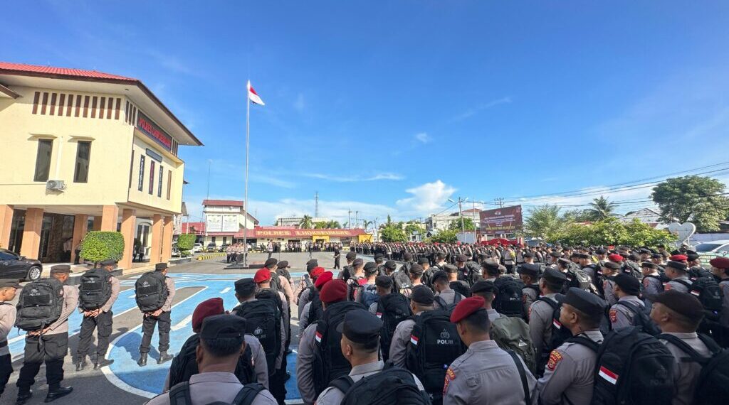 Kapolres Lhokseumawe Pimpin Apel Pasukan Pemberangkatan Pengamanan TPS Pilkada 2024