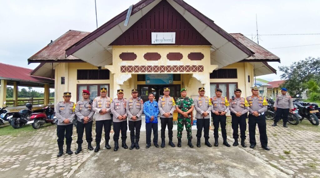 Pamatwil dan Kapolres Lhokseumawe Tinjau Langsung Rapat Pleno Rekapitulasi Pilkada 2024