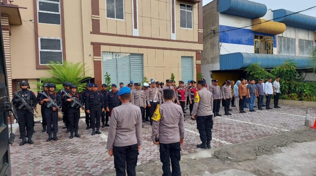 Polres Lhokseumawe Kerahkan Ratusan Personel untuk Amankan Rapat Pleno Rekapitulasi Suara Pilkada
