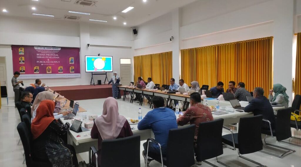 Fisipol Gelar Bedah Proposal Penelitian dan Pengabdian