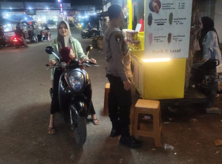 Polsek Samudera Perkuat Sinergi dengan Warga Lewat Patroli Malam