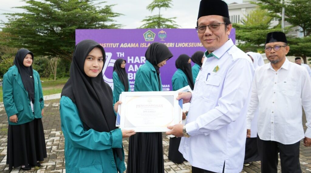 HAB Ke-79, IAIN Lhokseumawe Berikan Apresiasi untuk Mahasiswa Berprestasi