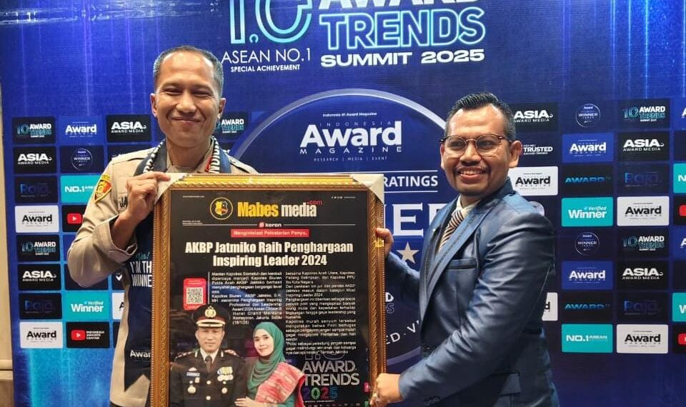 Kapolres Bireuen Terima Penghargaan Inspiring Profesional dan Leadership Award 2024