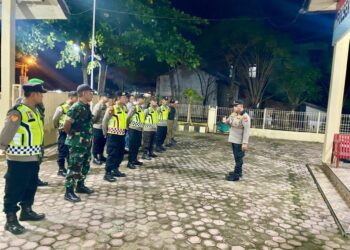 Kapolsek Muara Dua Pimpin Pengaturan Lalu Lintas dan Patroli Gabungan untuk Antisipasi Guantibmas Tahun Baru 2025