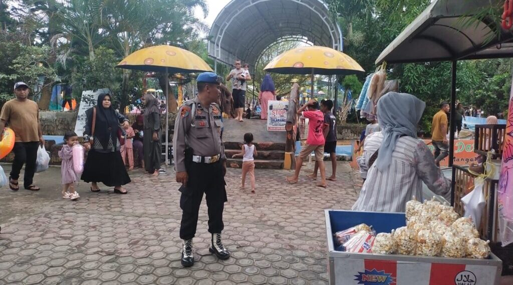 Polsek Blang Mangat Lakukan Patroli di Waterboom Mangat Ceria