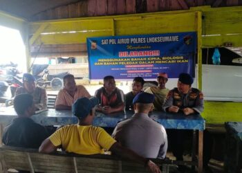 Polres Lhokseumawe Sosialisasikan Bahaya Destructive Fishing kepada Nelayan Pusong Lama