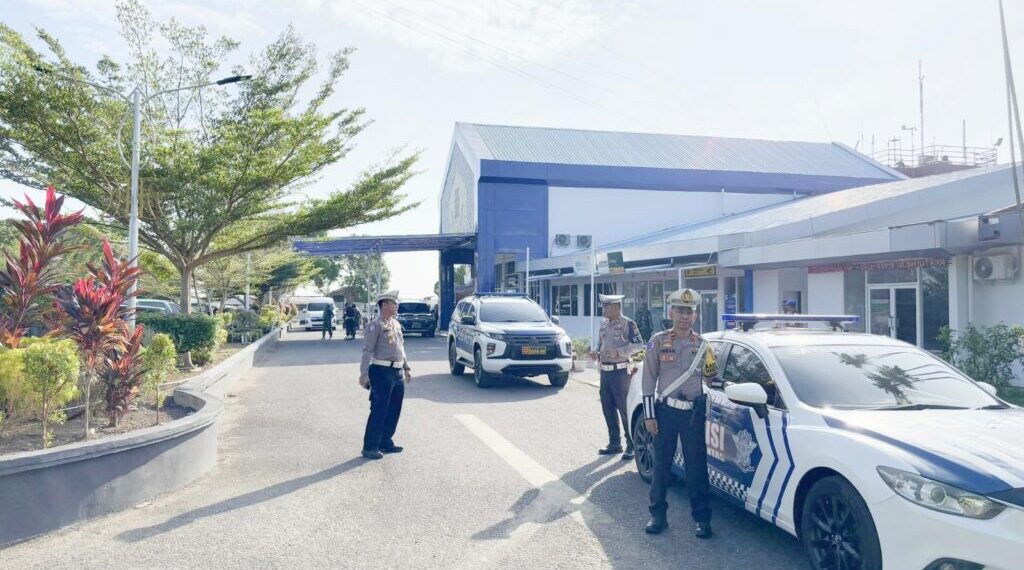 Kasat Lantas Polres Lhokseumawe Kawal Langsung Kunjungan KASAD TNI-AD