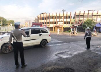 Musim Hujan, Satlantas Polres Lhokseumawe Imbau Pengendara Waspada di Jalan Raya