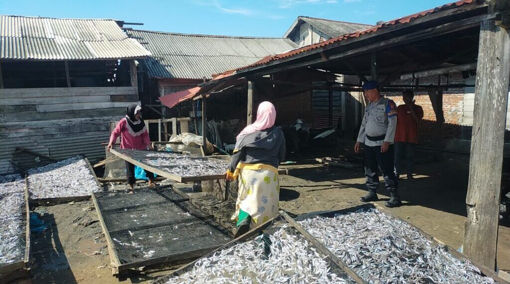 Sat Pol Airud Polres Lhokseumawe Tingkatkan Patroli di Pesisir Pantai Pusong Baru