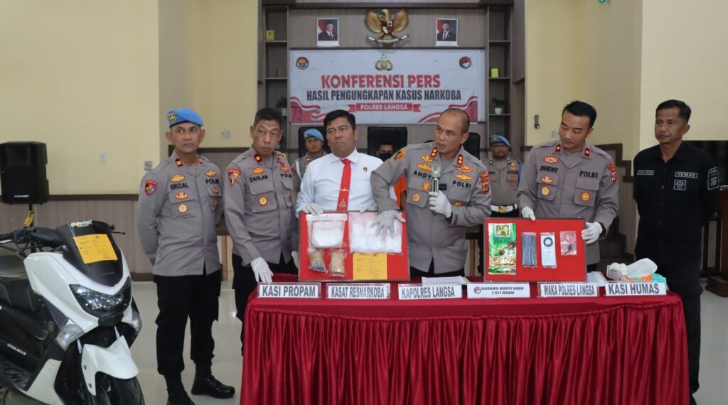 Sabu Dikubur di Kandang Bebek, Dua Kurir Dibekuk Polisi