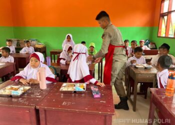 Makan Bergizi Gratis di SDIT Permata Islam Poso Dukung Kesejahteraan Anak