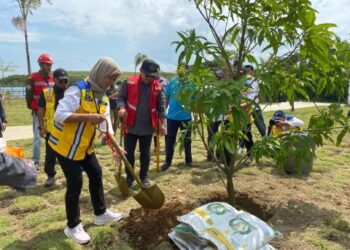 Wamen PU Tinjau SPALD-T di Banda Aceh
