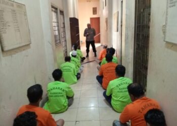 Polwan Satlantas Polres Lhokseumawe Gelar Patroli dan Strong Point Sholat Jumat