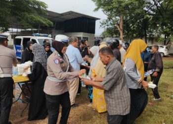 Polwan Satlantas Polres Lhokseumawe Gelar Patroli dan Strong Point Sholat Jumat