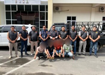 Satreskrim Polres Aceh Selatan, serahkan Empat Tersangka dan Barang bukti Kasus Tindak Pidana Keimigrasian, Pencucian Uang dan Pelayaran ke Kejari.