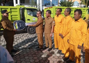 DLHK Aceh Utara Tambah 4 Armada Sampah, Diserahkan oleh Ayahwa