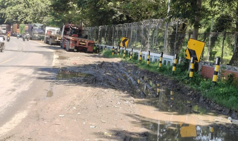 Truk Tronton di Dewantara Diminta Ditertibkan Oleh Pemerintah