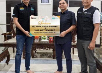 Wali Kota Lhokseumawe Terima Bantuan Santunan 250 Anak Yatim dan Paket Sembako dari BSI